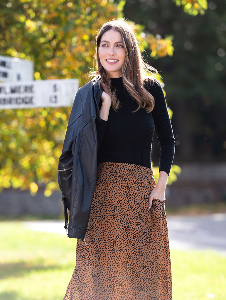 How to wear midi skirts