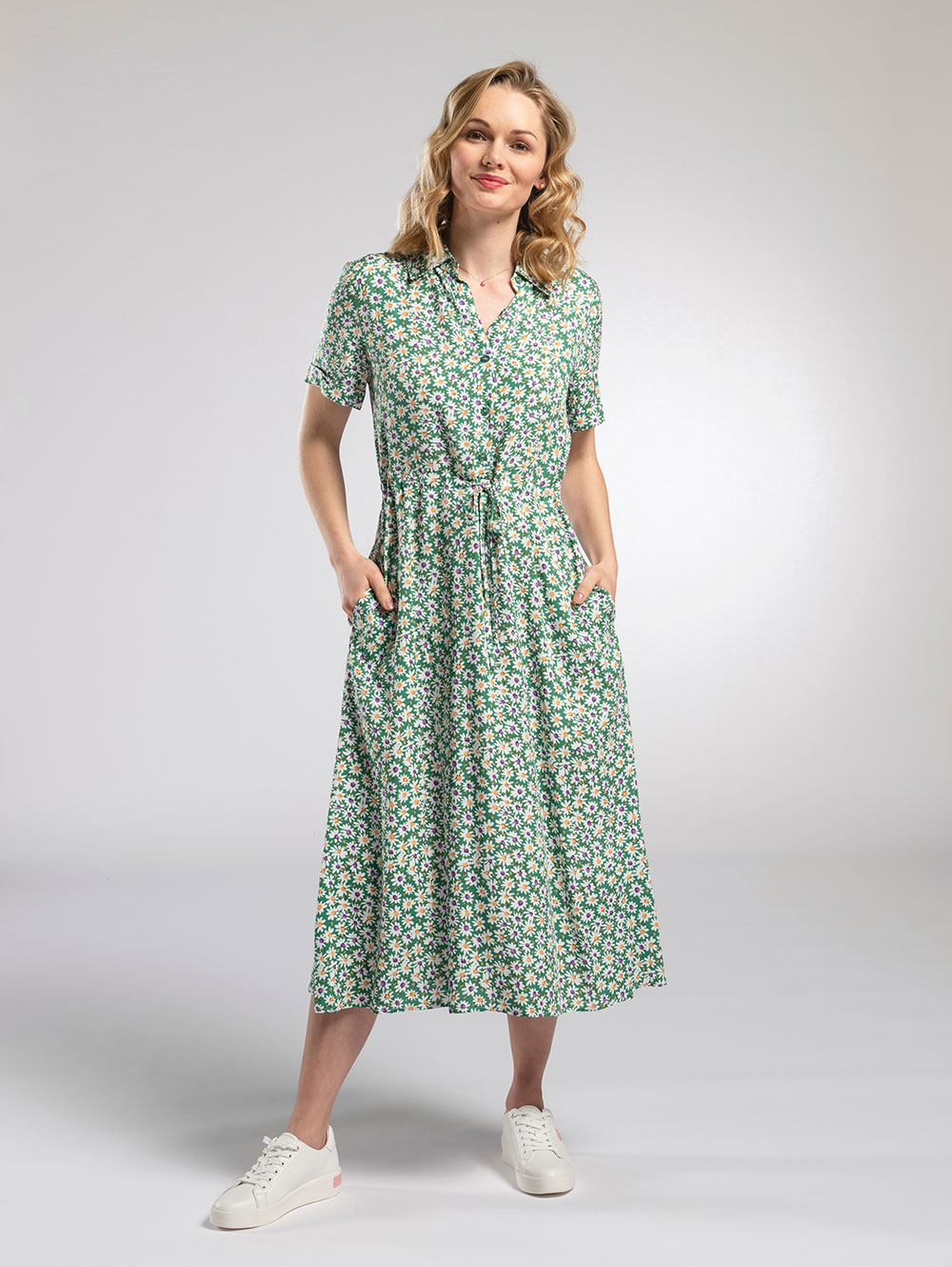 Midi Shirt Dress in Green Daisy